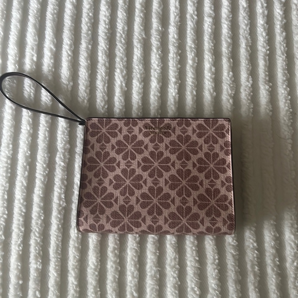 Kate Spade Guesseted Wristlet